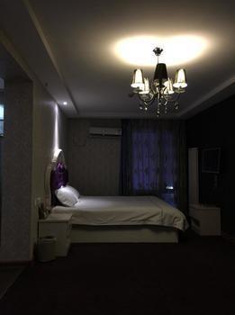 Tangfeng Art Hotel Shenyang North Railway Station Exterior foto